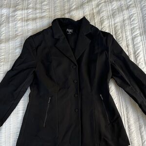 SmartPak Piper Women's Black Equestrian Show Jacket — Machine Washable!!